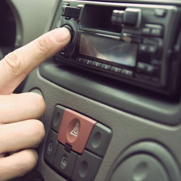 car-music-audio-controls